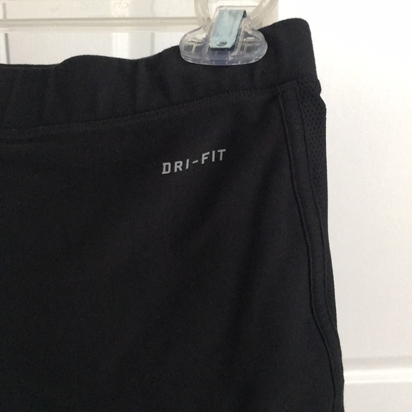 🎉 Host Pick! NIKE Dri-Fit Athletic Shorts - Picture 5 of 7